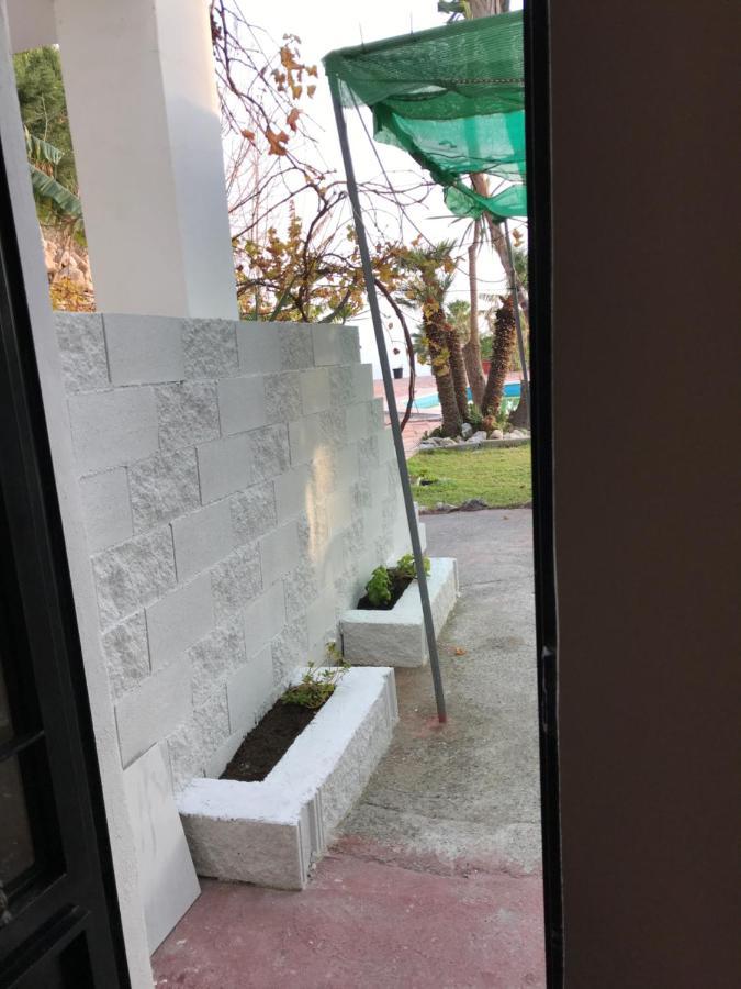 Casa-C- Pequeno Conjunto Adosados Villa Salobrena Luaran gambar